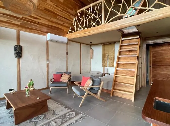 Tierra Encantada Lodge *