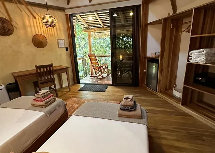Tierra Encantada Lodge *