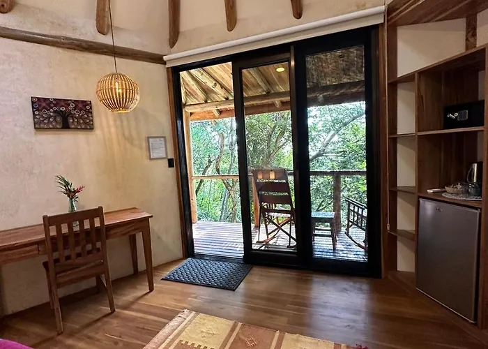 Tierra Encantada Lodge *